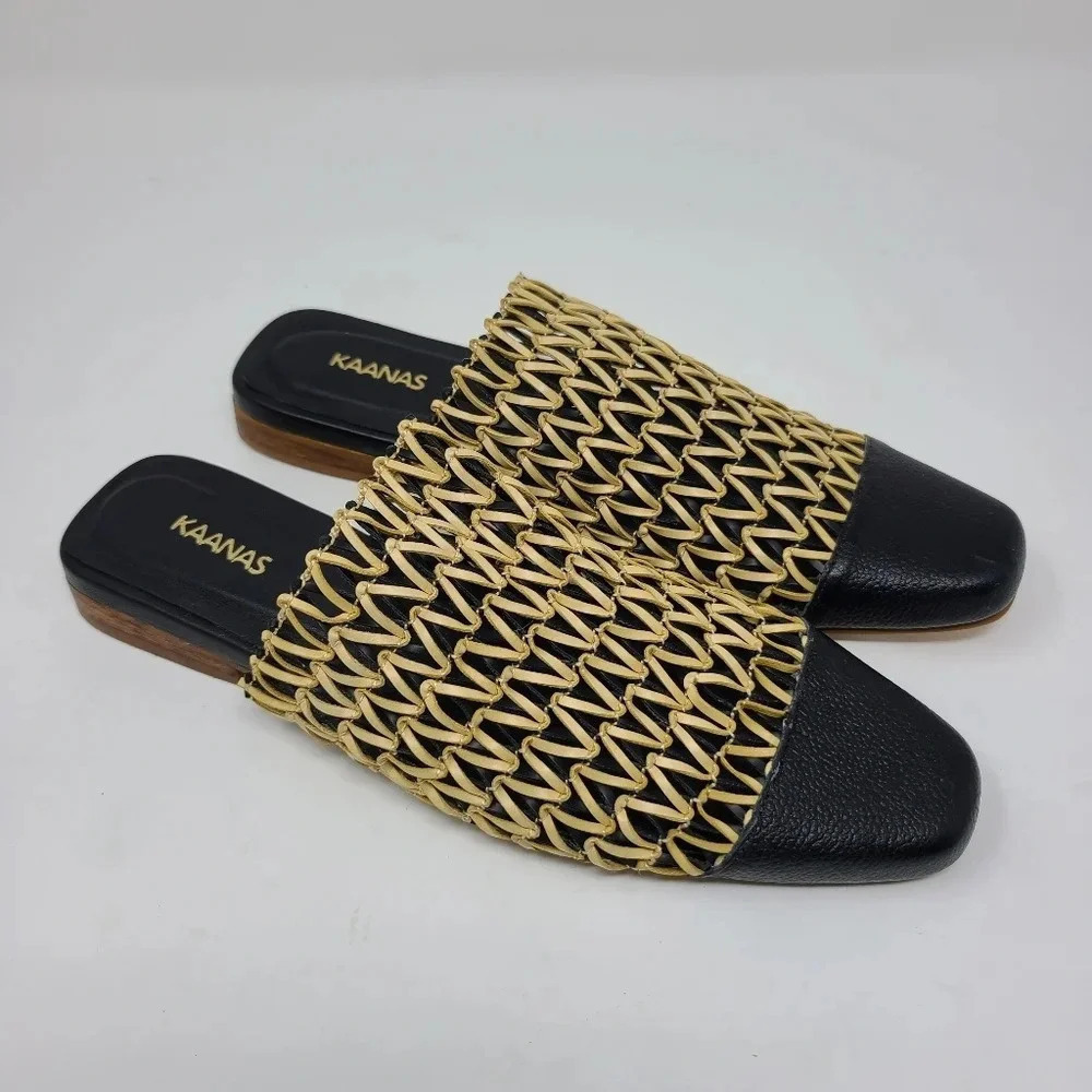 NWT Kaanas Curacao Zigzag Leather Mules 6